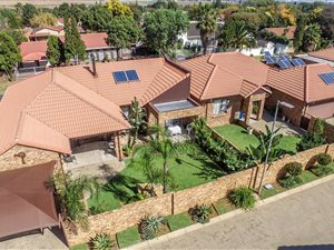 2 Bed House in Sunward Park