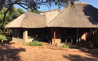 2 Bedroom House in Kshane Lake Lodge