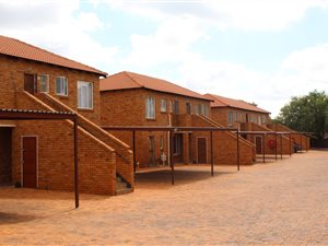 2 Bed Apartment in Clarina