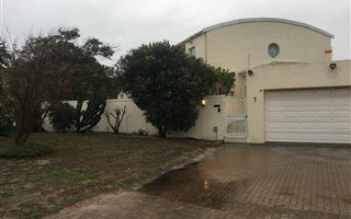4 Bedroom House in Blouberg Sands