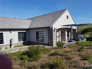 2 Bed Townhouse in Voorbaai