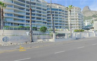 3 Bedroom Apartment in Bantry Bay