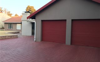 3 Bedroom House in Bergbron