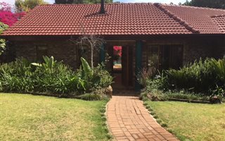4 Bedroom House in Hurlingham Manor
