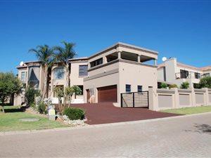 4 Bed House in Pinehaven