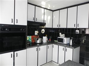 4 Bed House in Stonebridge