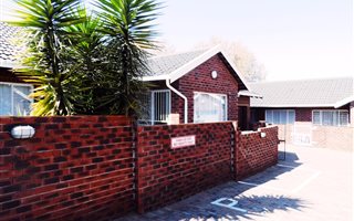 3 Bedroom Apartment in Krugersdorp North