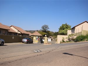 3 Bed Flat in Newlands