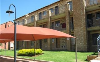 2 Bedroom Apartment in Karen Park