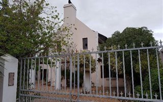 2 Bedroom House in Greenways Golf Estate