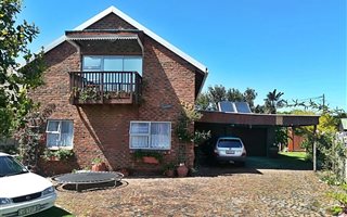4 Bedroom House in Sunrise on Sea