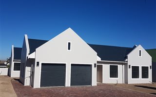 4 Bedroom House in Zevendal