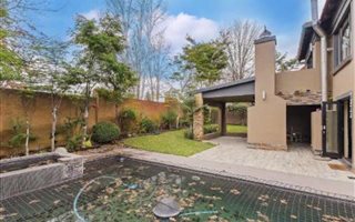 4 Bedroom House in Cedar Lakes