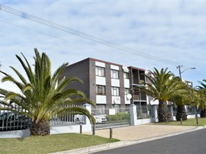 3 Bed Apartment in Waves Edge