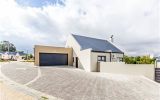 3 Bedroom House in Berg En Dal