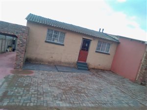 2 Bed House in Port Elizabeth Central