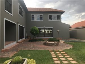 4 Bedroom House in Emfuleni Golf Estate