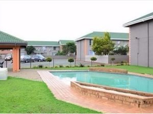 2 Bed Townhouse in Glen Marais
