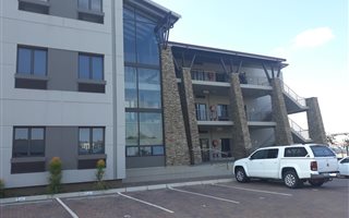 95 m² Commercial space in Hazeldean (Silverlakes Surroundings)