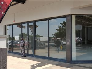 1001.38000488281 m² Retail Space in Greenstone Hill