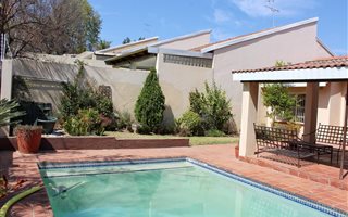 3 Bedroom Townhouse in Bryanston West