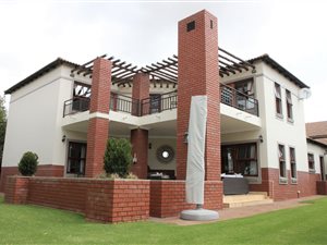 4 Bed House in Midfield Estate