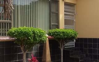 690 m² Commercial space in Overport