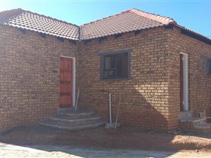 3 Bed Townhouse in Krugersdorp North