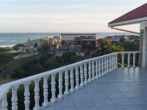 4 Bed House in Paradise Beach
