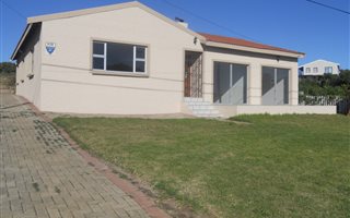 3 Bedroom House in Paradise Beach