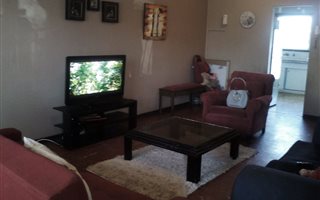2 Bedroom Apartment in Glen Marais