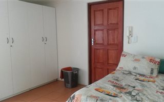 1 Bedroom Garden Cottage in Melville