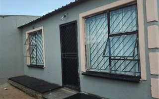 2 Bedroom House in Daveyton