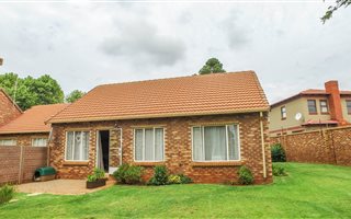 3 Bedroom Townhouse in Rietvalleirand
