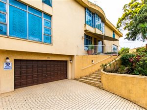 4 Bed House in Clare Estate