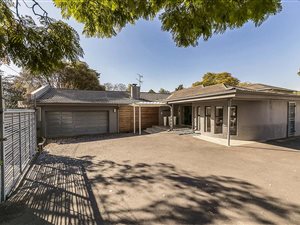 260 m² Commercial space in Orchards
