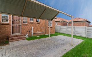 3 Bedroom House in Mnandi AH