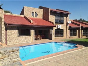 4 Bed House in Vereeniging Central