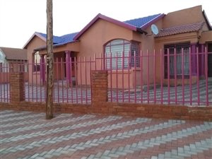 3 Bed House in Odinburg Gardens