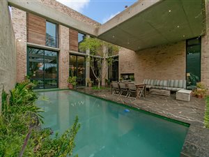 4 Bed House in Saxonwold