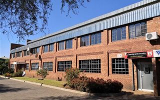 Commercial space in Rooihuiskraal