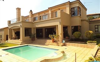 4 Bedroom House in Cedar Lakes