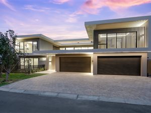 5 Bed House in Steyn City