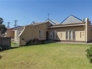 4 Bed House in Isandovale