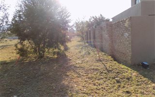 774 m² Land available in Leloko
