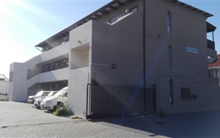 Bachelor apartment in Milnerton Central