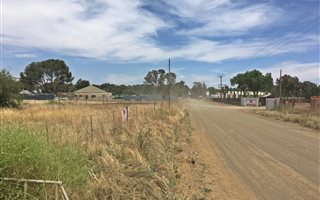 4.3 ha Land available in Estoire