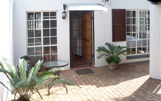 1 Bedroom Garden Cottage in Woodmead