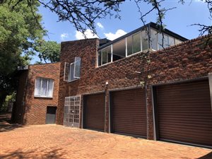 4 Bedroom House in Waterkloof Glen