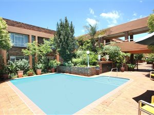 3 Bed Apartment in Rosebank
